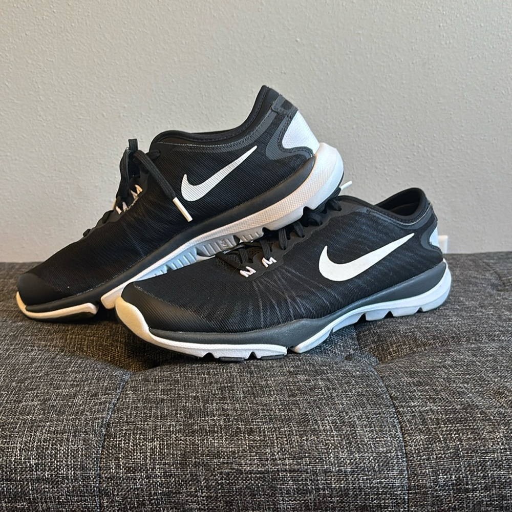 Women’s black nike training flex supreme TR4 size 9 like new